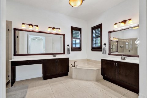 House in Jupiter, Florida 4 bedrooms, 290.41 sq.m. № 2191646 - photo 19