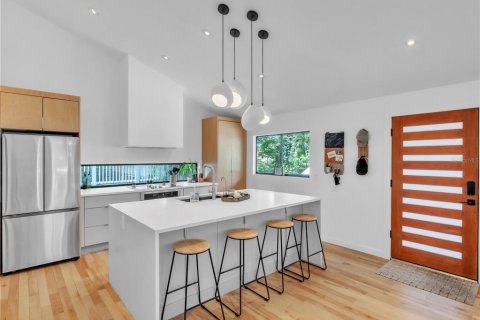 Villa ou maison à vendre à Tampa, Floride: 2 chambres, 111.48 m2 № 2093096 - photo 6