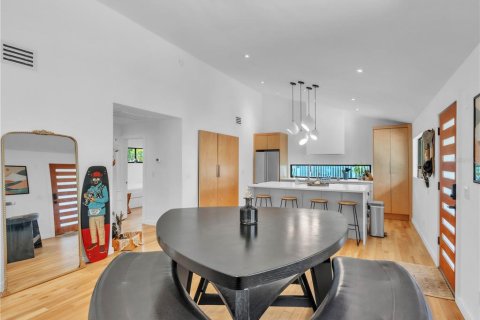Villa ou maison à vendre à Tampa, Floride: 2 chambres, 111.48 m2 № 2093096 - photo 10
