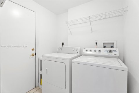 Touwnhouse à vendre à Doral, Floride: 3 chambres, 206.8 m2 № 2048558 - photo 15