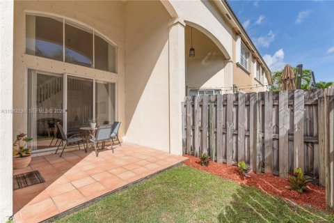 Touwnhouse à vendre à Doral, Floride: 3 chambres, 206.8 m2 № 2048558 - photo 12