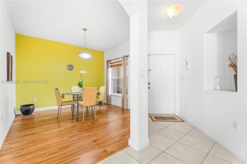 Touwnhouse à vendre à Doral, Floride: 3 chambres, 206.8 m2 № 2048558 - photo 4