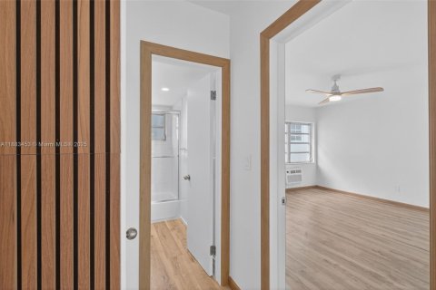 Copropriété à vendre à Miami Beach, Floride: 1 chambre, 60.39 m2 № 1930126 - photo 15