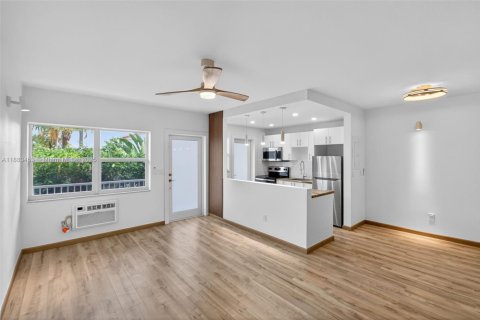 Copropriété à vendre à Miami Beach, Floride: 1 chambre, 60.39 m2 № 1930126 - photo 9