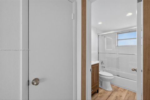 Copropriété à vendre à Miami Beach, Floride: 1 chambre, 60.39 m2 № 1930126 - photo 17