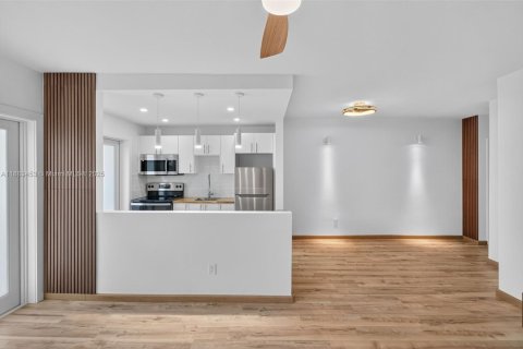 Copropriété à vendre à Miami Beach, Floride: 1 chambre, 60.39 m2 № 1930126 - photo 3