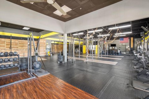 Commercial property in Coconut Creek, Florida № 1958203 - photo 11