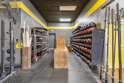 Commercial property in Coconut Creek, Florida № 1958203 - photo 18