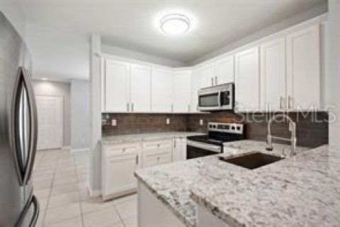 Townhouse in Wesley Chapel, Florida 3 bedrooms, 137.31 sq.m. № 1793726 - photo 4