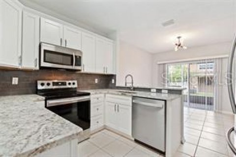 Townhouse in Wesley Chapel, Florida 3 bedrooms, 137.31 sq.m. № 1793726 - photo 6