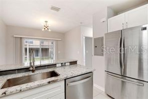 Townhouse in Wesley Chapel, Florida 3 bedrooms, 137.31 sq.m. № 1793726 - photo 5