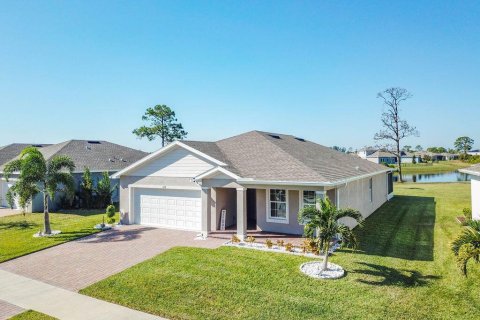 House in Vero Beach, Florida 4 bedrooms, 169.36 sq.m. № 2262116