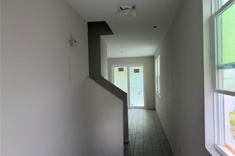 Townhouse in Tampa, Florida 4 bedrooms, 173.17 sq.m. № 2198826 - photo 4