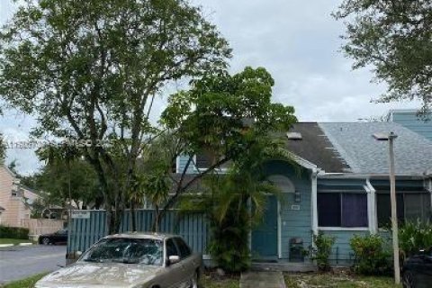 Condominio en venta en North Lauderdale, Florida, 2 dormitorios, 110.18 m2 № 1984419 - foto 11