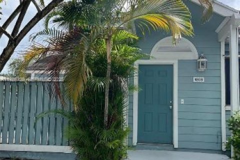 Condominio en venta en North Lauderdale, Florida, 2 dormitorios, 110.18 m2 № 1984419 - foto 1