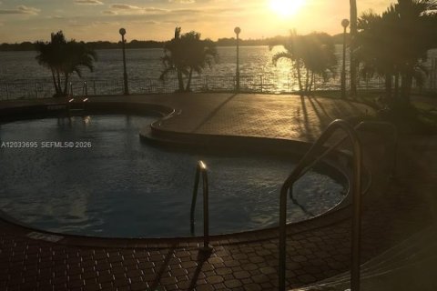 Copropriété à louer à Oakland Park, Floride: 2 chambres, 96.43 m2 № 2078032 - photo 13
