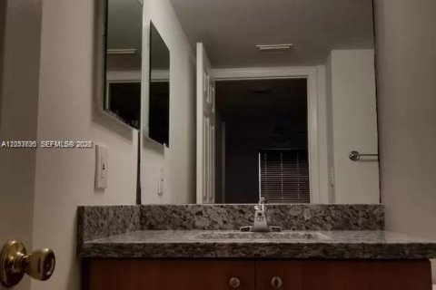 Copropriété à louer à Oakland Park, Floride: 2 chambres, 96.43 m2 № 2078032 - photo 10