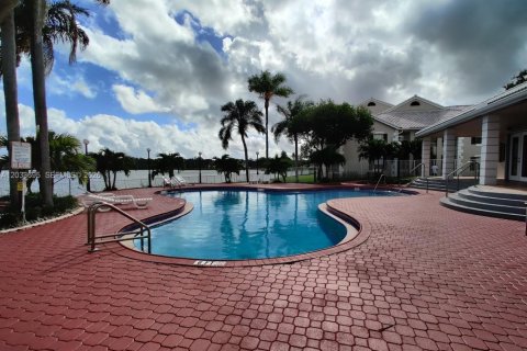 Copropriété à louer à Oakland Park, Floride: 2 chambres, 96.43 m2 № 2078032 - photo 11