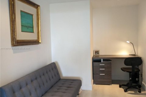 Condo in Hallandale Beach, Florida, 2 bedrooms  № 1706030 - photo 8