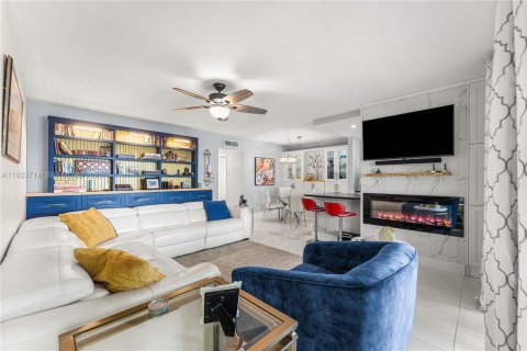 Condominio en venta en Pompano Beach, Florida, 2 dormitorios, 102.19 m2 № 1991991 - foto 15