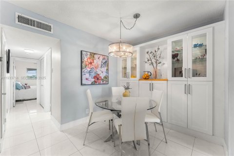 Condominio en venta en Pompano Beach, Florida, 2 dormitorios, 102.19 m2 № 1991991 - foto 11