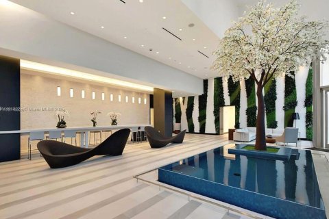 Condo in Miami, Florida, 2 bedrooms  № 1969343 - photo 21