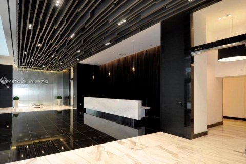 Condo in Miami, Florida, 2 bedrooms  № 1969343 - photo 26