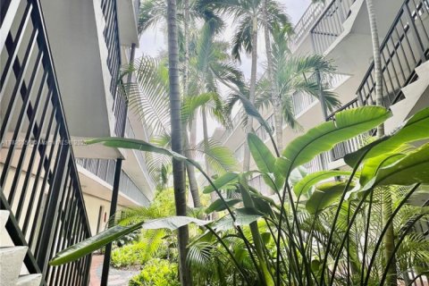 Copropriété à vendre à Miami, Floride: 2 chambres, 64.29 m2 № 1779180 - photo 4