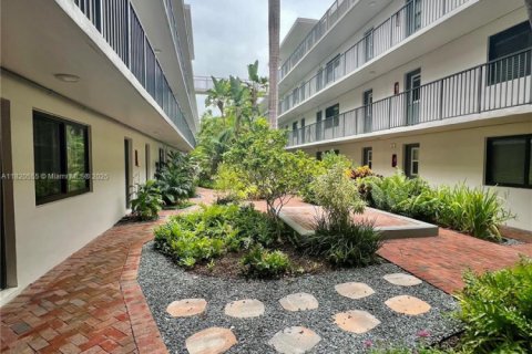 Copropriété à vendre à Miami, Floride: 2 chambres, 64.29 m2 № 1779180 - photo 5