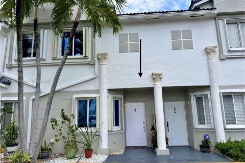 Touwnhouse à louer à Sweetwater, Floride: 2 chambres, 106.84 m2 № 1981832 - photo 2