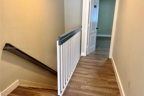 Touwnhouse à louer à Sweetwater, Floride: 2 chambres, 106.84 m2 № 1981832 - photo 14