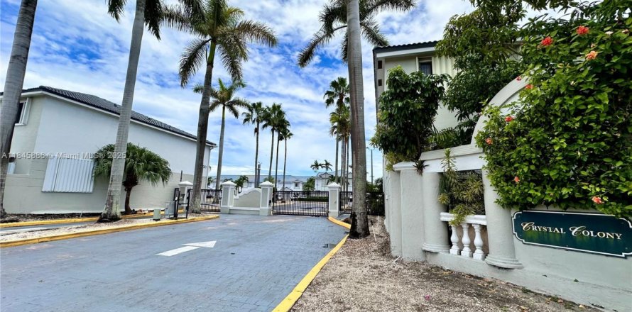 Touwnhouse à Sweetwater, Floride 2 chambres, 106.84 m2 № 1981832