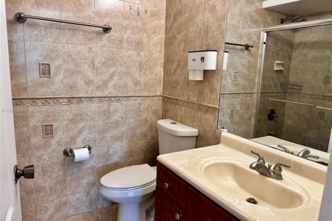 Touwnhouse à louer à Sweetwater, Floride: 2 chambres, 106.84 m2 № 1981832 - photo 24