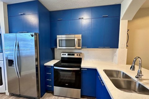 Touwnhouse à louer à Sweetwater, Floride: 2 chambres, 106.84 m2 № 1981832 - photo 8