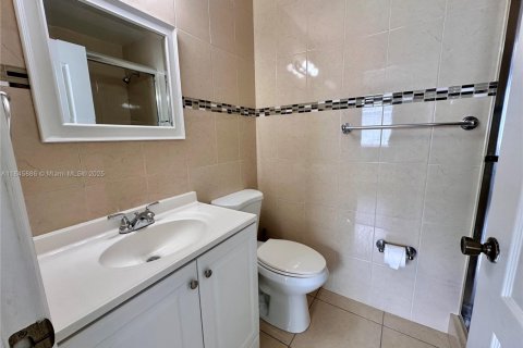 Touwnhouse à louer à Sweetwater, Floride: 2 chambres, 106.84 m2 № 1981832 - photo 18