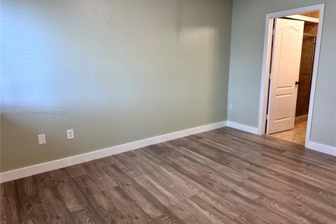 Touwnhouse à louer à Sweetwater, Floride: 2 chambres, 106.84 m2 № 1981832 - photo 21