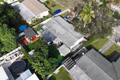 Casa en venta en Homestead, Florida, 4 dormitorios, 138.33 m2 № 2088687 - foto 6