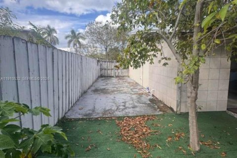 Casa en venta en Homestead, Florida, 4 dormitorios, 138.33 m2 № 2088687 - foto 16