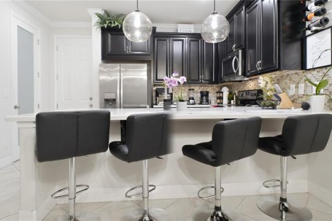 Touwnhouse à vendre à Kissimmee, Floride: 3 chambres, 148.83 m2 № 2413425 - photo 15