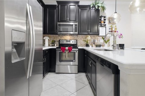 Touwnhouse à vendre à Kissimmee, Floride: 3 chambres, 148.83 m2 № 2413425 - photo 14