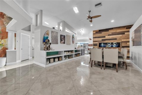 Villa ou maison à vendre à North Port, Floride: 6 chambres, 506.32 m2 № 2200730 - photo 12