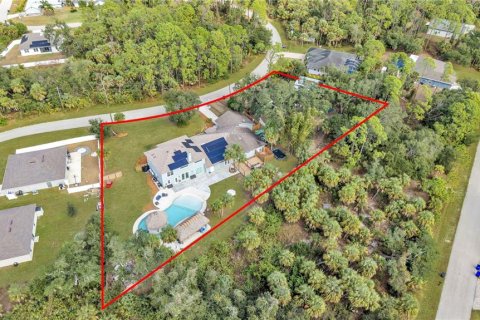 Villa ou maison à vendre à North Port, Floride: 6 chambres, 506.32 m2 № 2200730 - photo 3