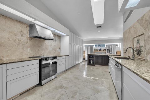 Villa ou maison à vendre à North Port, Floride: 6 chambres, 506.32 m2 № 2200730 - photo 7