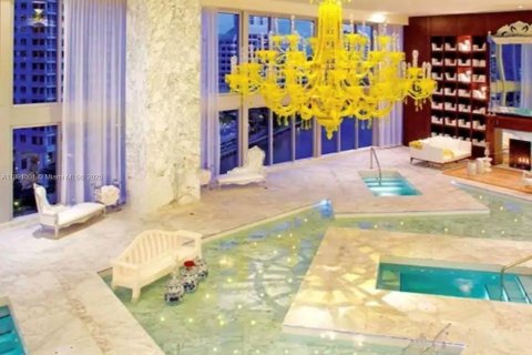Condo in Miami, Florida, 1 bedroom  № 1944739 - photo 19
