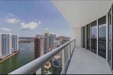 Condo in Miami, Florida, 1 bedroom  № 1944739 - photo 30