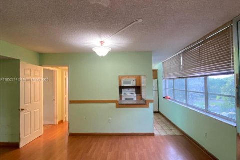 Condo in Davie, Florida, 2 bedrooms  № 1859010 - photo 2