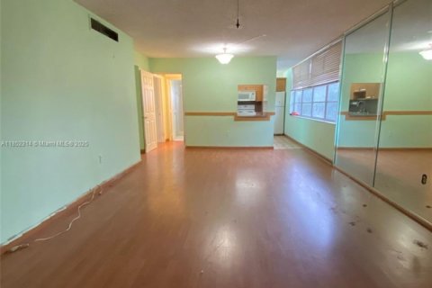 Condo in Davie, Florida, 2 bedrooms  № 1859010 - photo 1