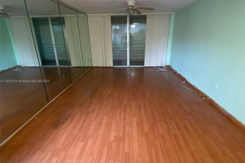 Condo in Davie, Florida, 2 bedrooms  № 1859010 - photo 16