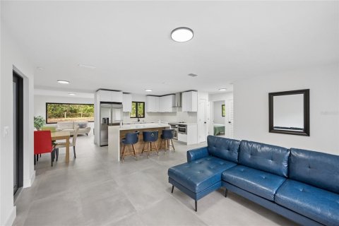 Villa ou maison à vendre à Dunnellon, Floride: 2 chambres, 102.19 m2 № 2322278 - photo 4