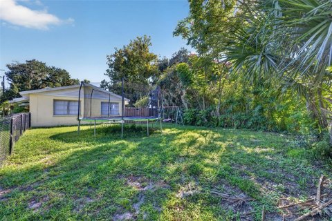 Villa ou maison à louer à New Smyrna Beach, Floride: 2 chambres, 87.7 m2 № 2419296 - photo 20